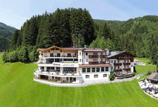 Panorama Hotel Burgeck in Krimml Wasserfalldorf